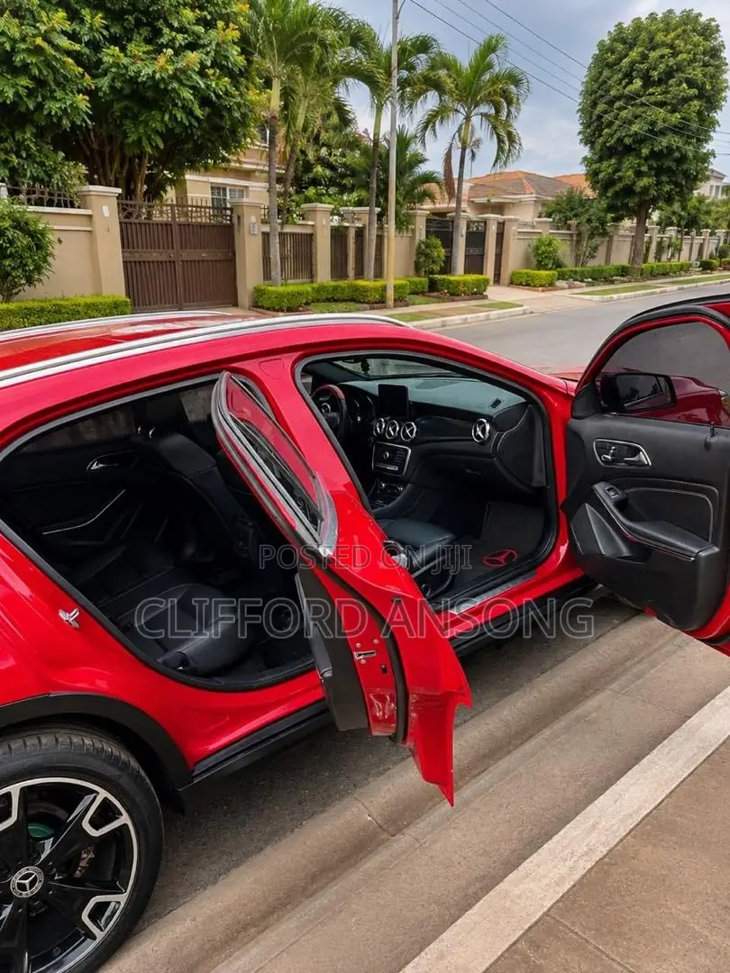 Mercedes-Benz GLA 250 2019 Red