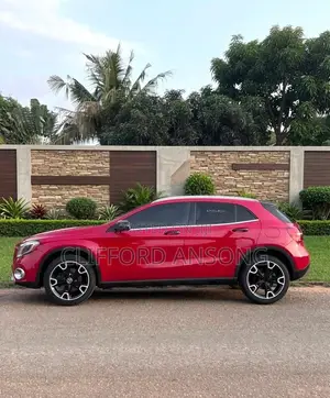 Mercedes-Benz GLA 250 2019 Red