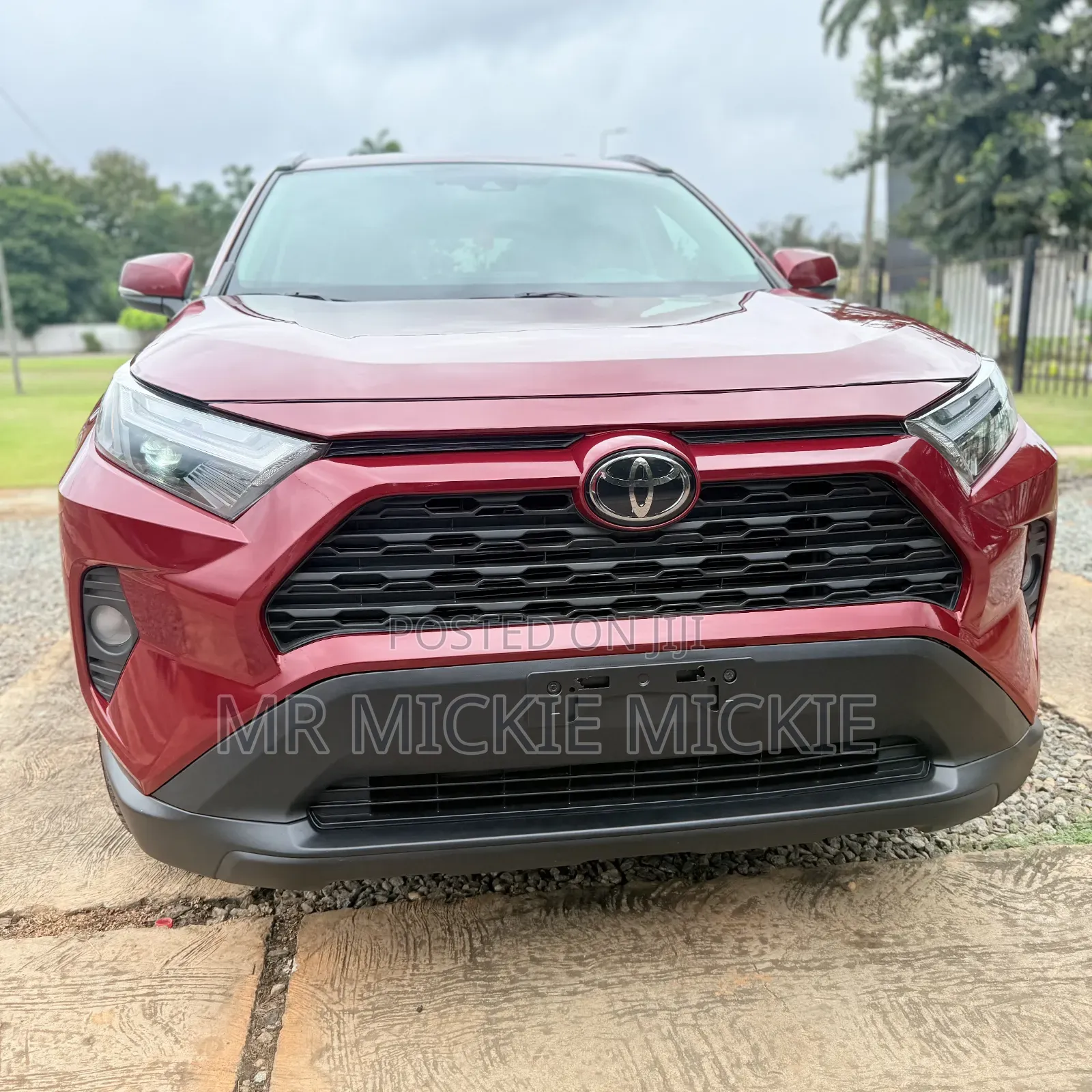 Toyota RAV4 XLE Premium AWD 2020 Red