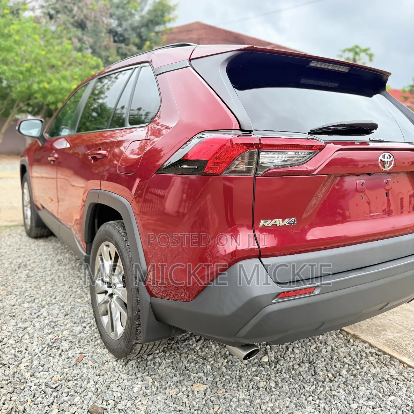 Toyota RAV4 XLE Premium AWD 2020 Red