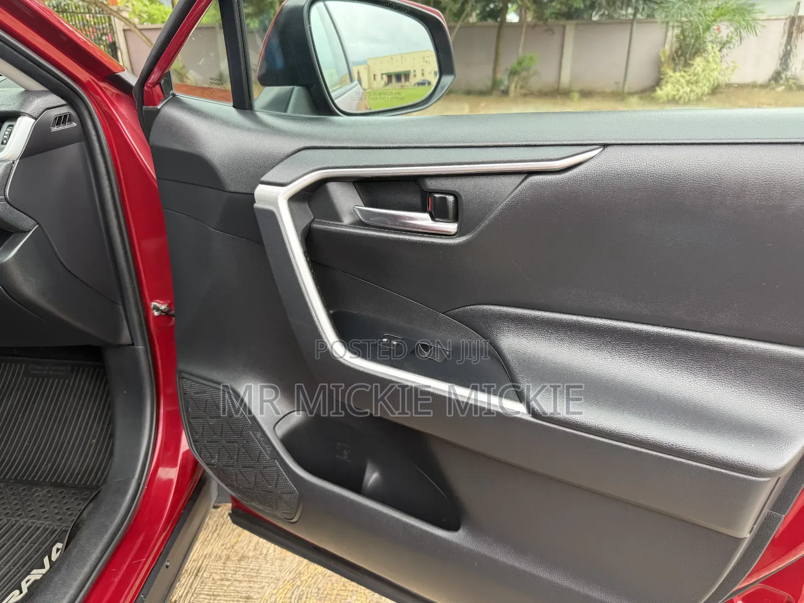 Toyota RAV4 XLE Premium AWD 2020 Red
