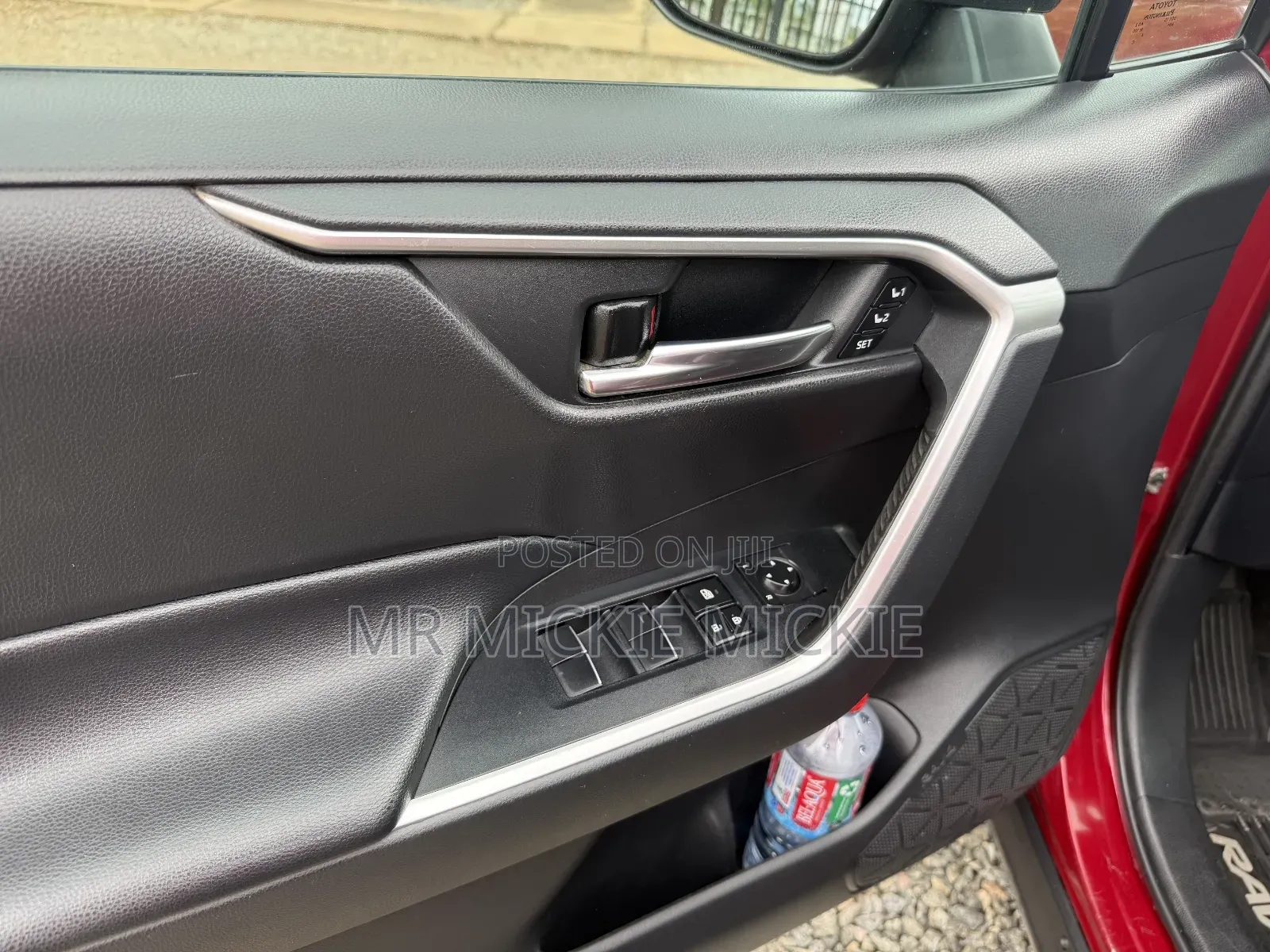 Toyota RAV4 XLE Premium AWD 2020 Red