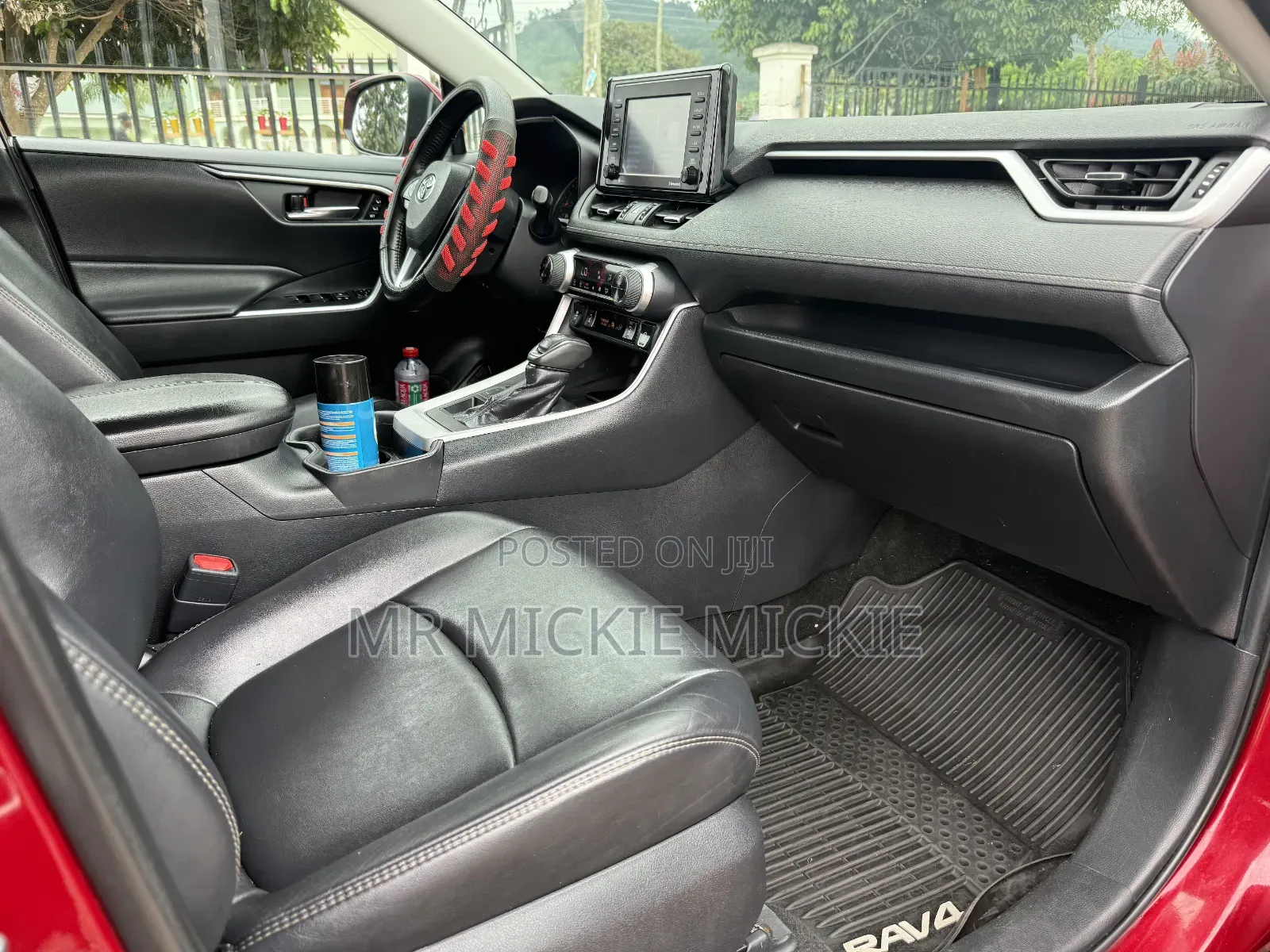 Toyota RAV4 XLE Premium AWD 2020 Red