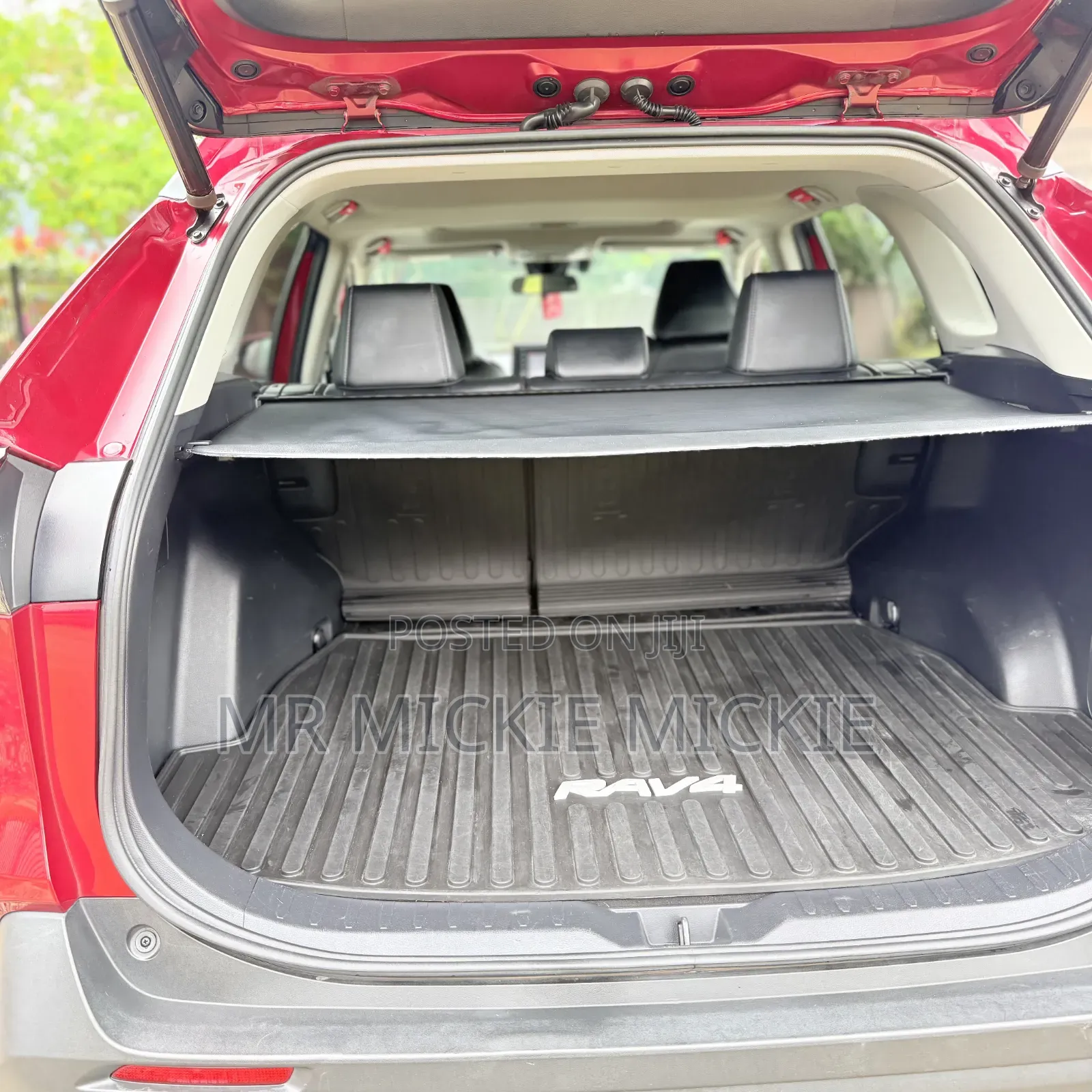 Toyota RAV4 XLE Premium AWD 2020 Red