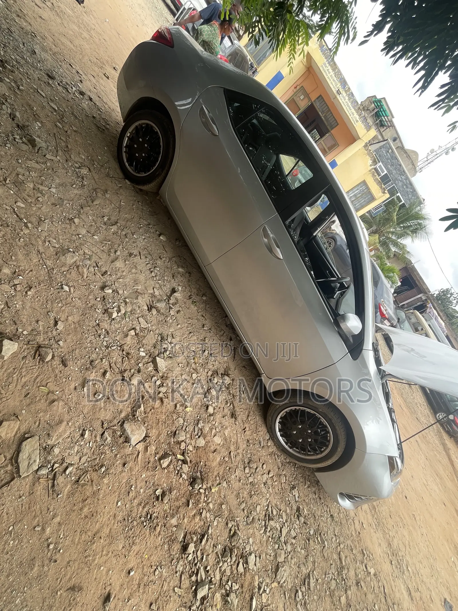 Toyota Corolla L (1.8L 4cyl 2A) 2019 Silver