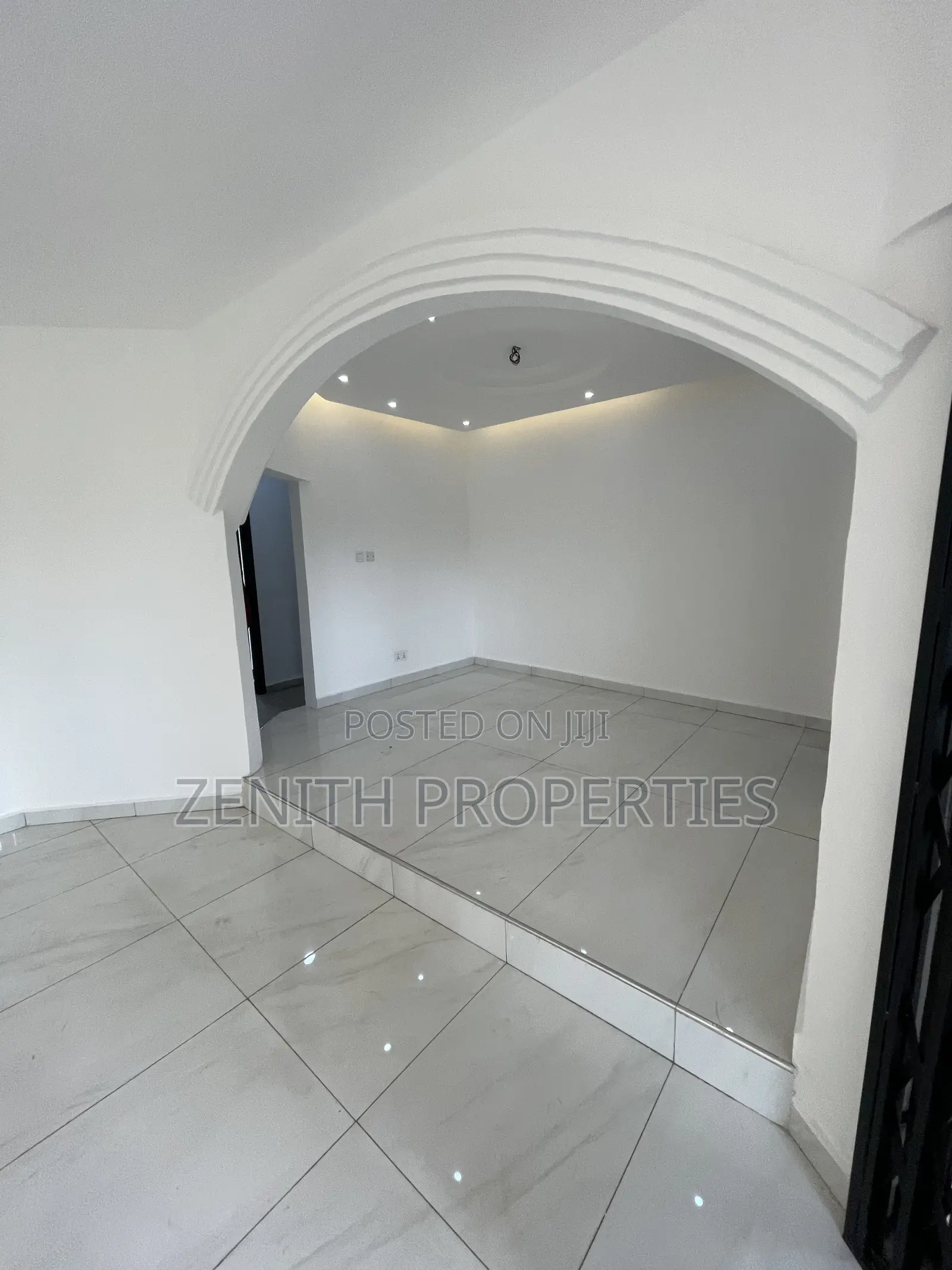 3bdrm Apartment in Zenith Realty, American House for sale