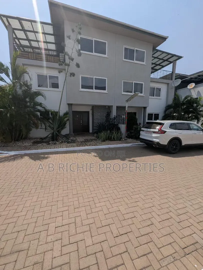 4bdrm Townhouse / Terrace in Ab Richie Properties, US Embassy Area