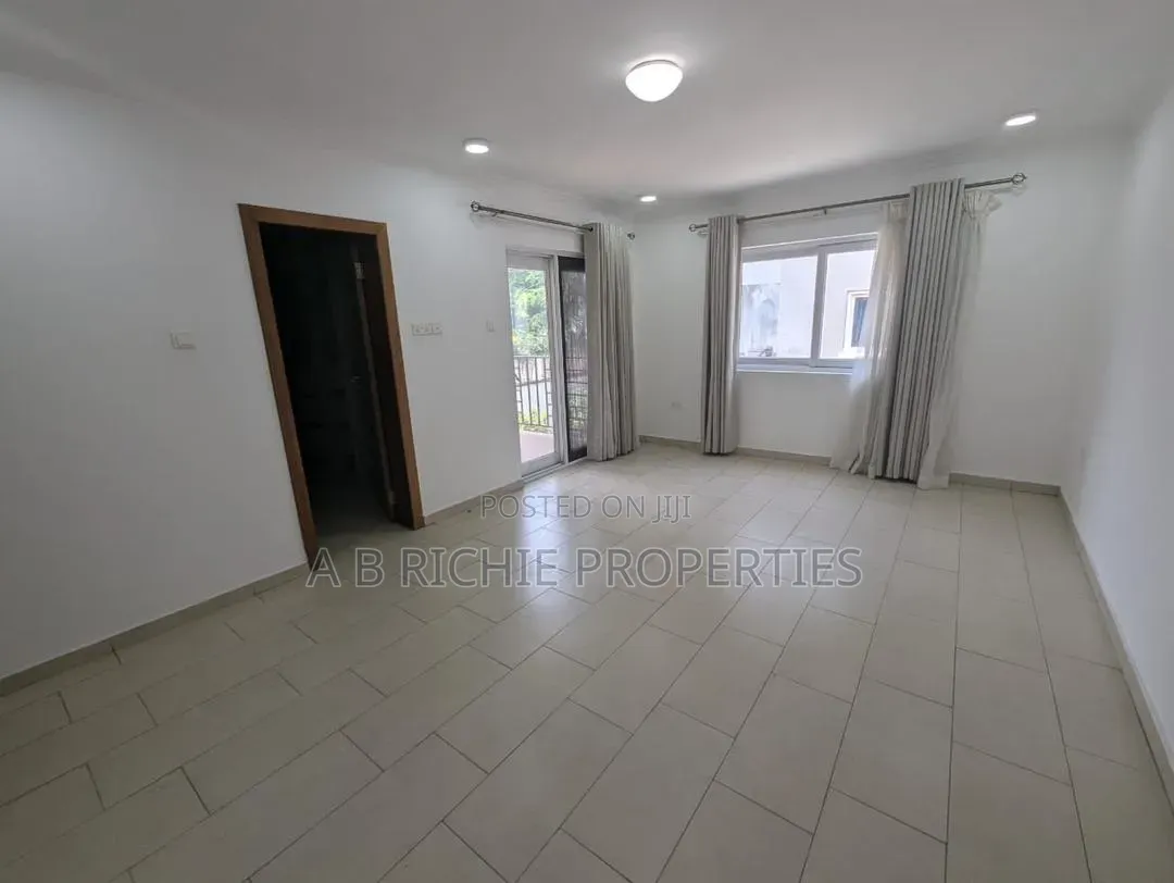 4bdrm Townhouse / Terrace in Ab Richie Properties, US Embassy Area