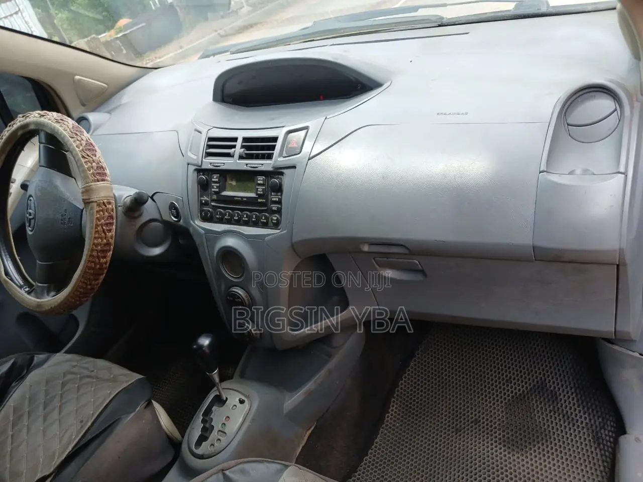 Toyota Vitz 1.3 AWD 3dr 2010 Black