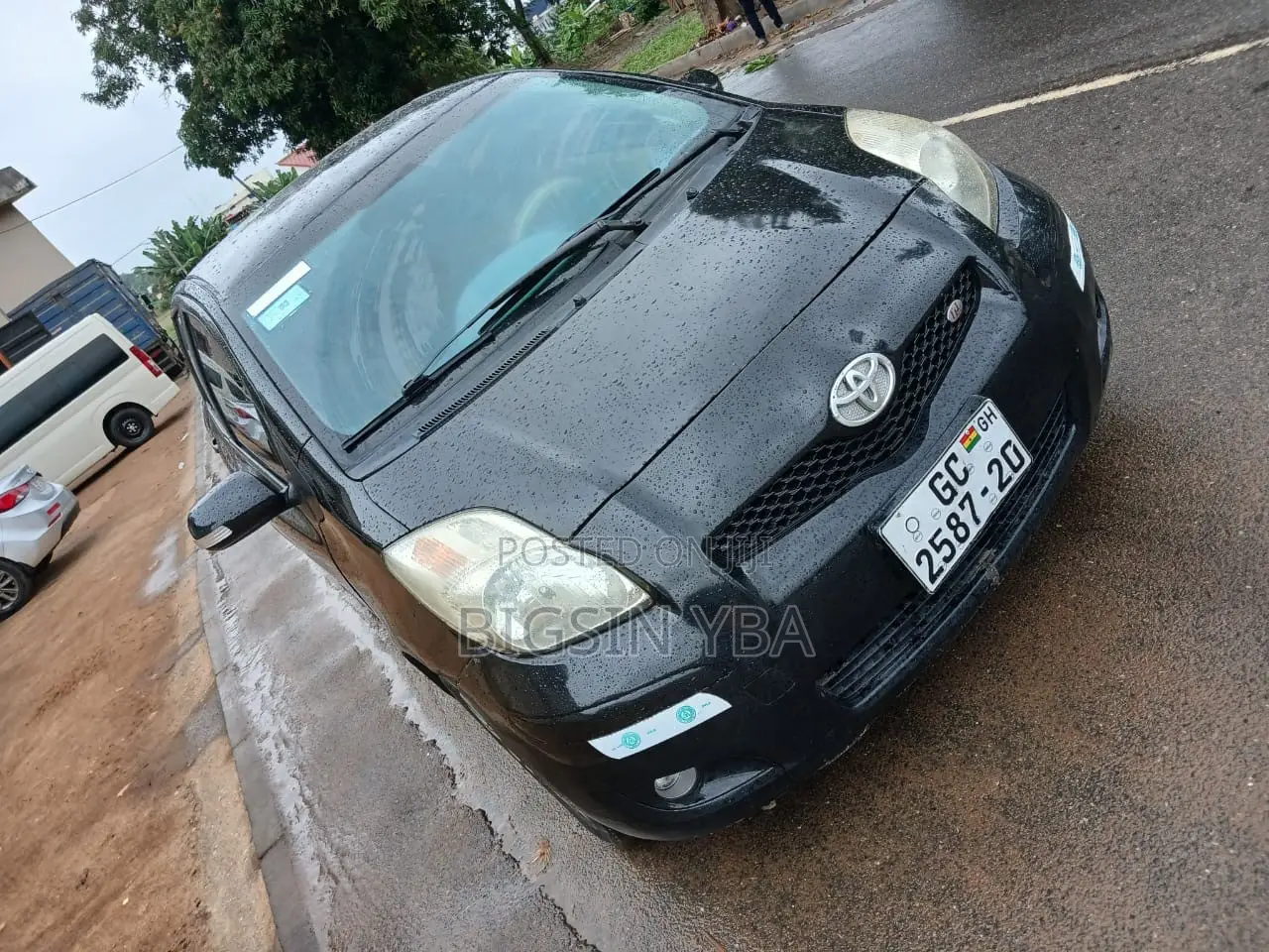 Toyota Vitz 1.3 AWD 3dr 2010 Black