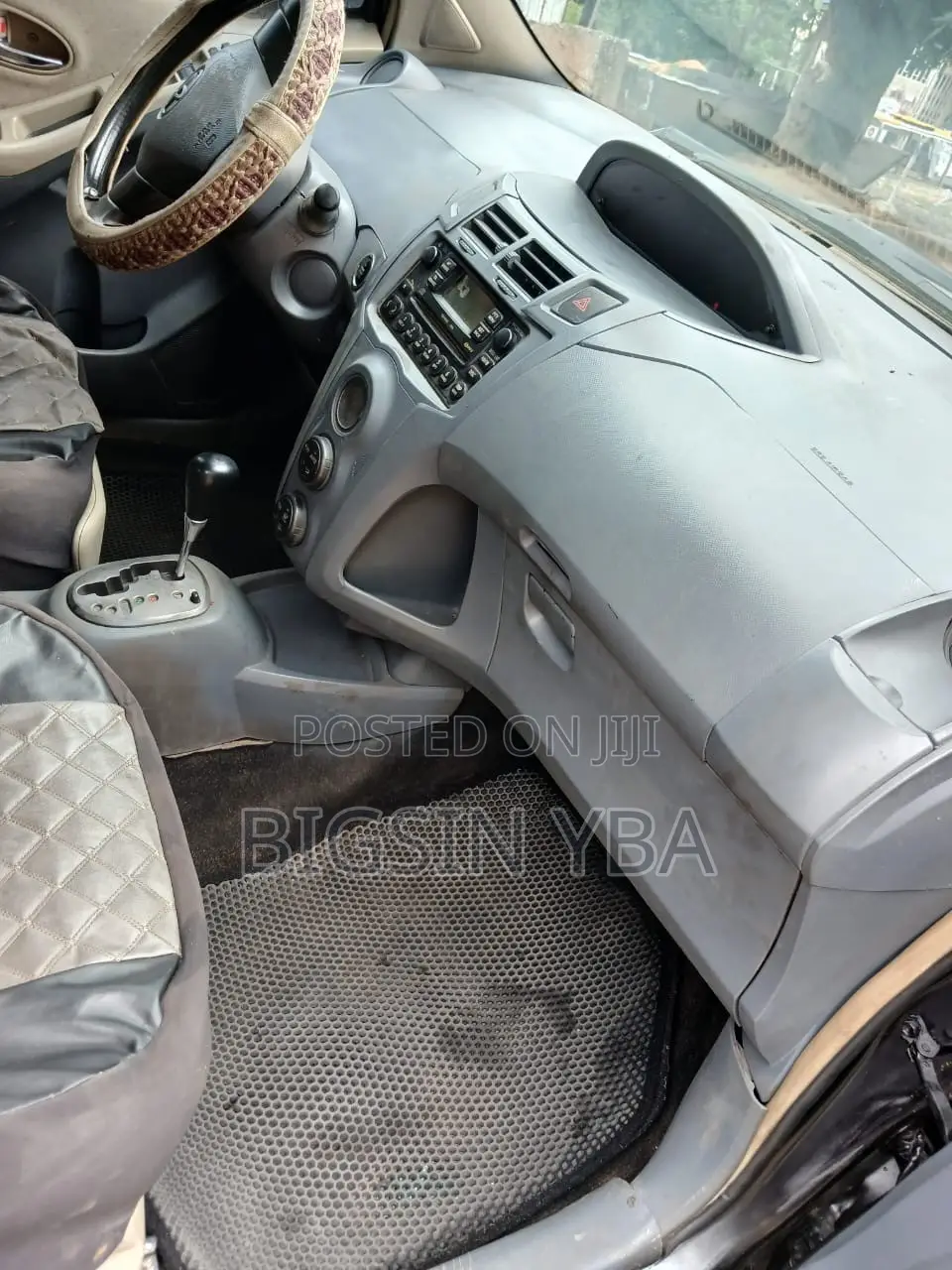 Toyota Vitz 1.3 AWD 3dr 2010 Black