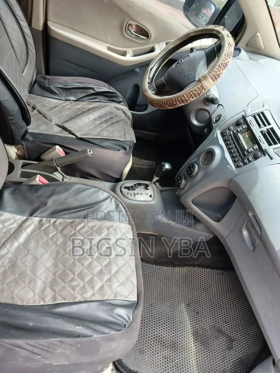 Toyota Vitz 1.3 AWD 3dr 2010 Black