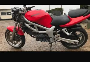 Suzuki SFV650 2020 Red