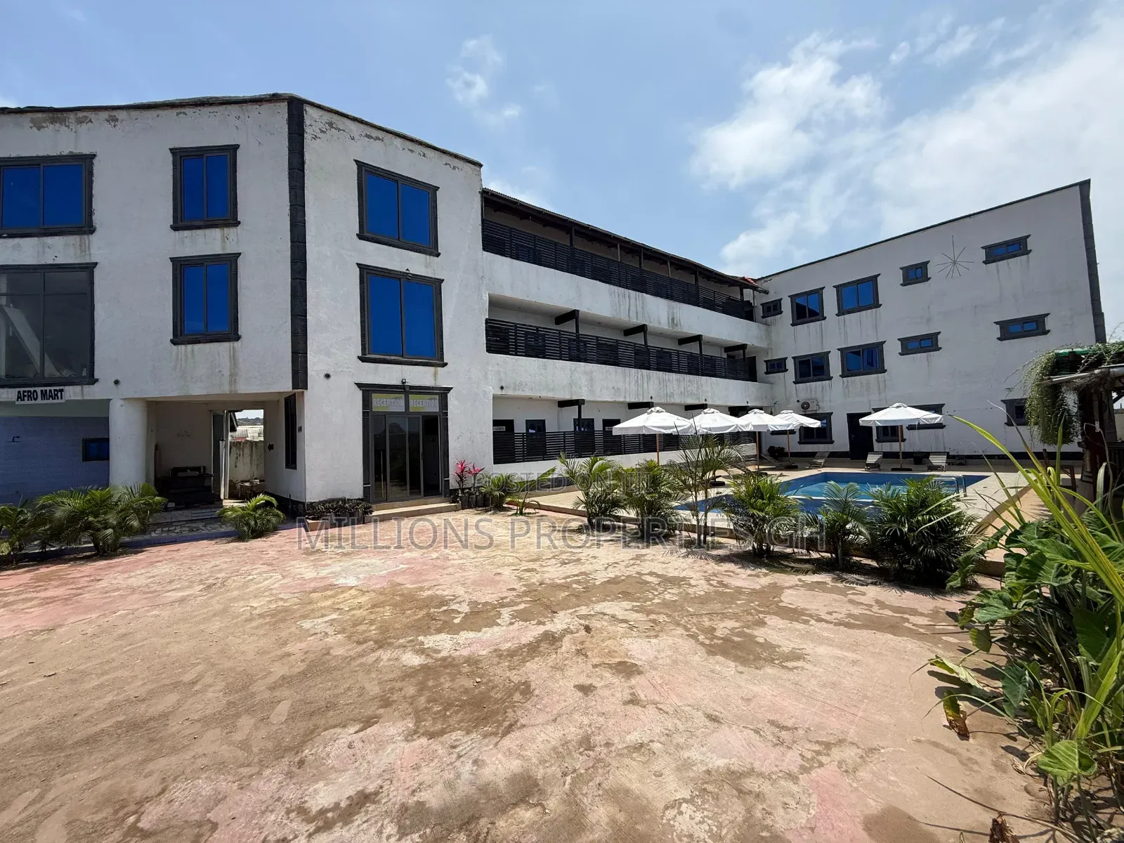Executive Beachfront Hotel 4Sale 37 Rooms Accra