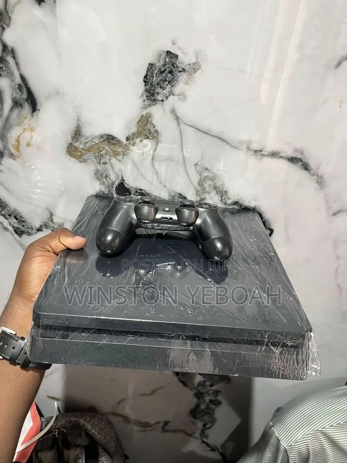Play Station 4 Slim