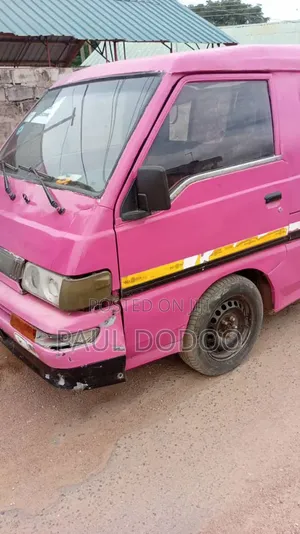 Mitsubishi L300 1999 Pink