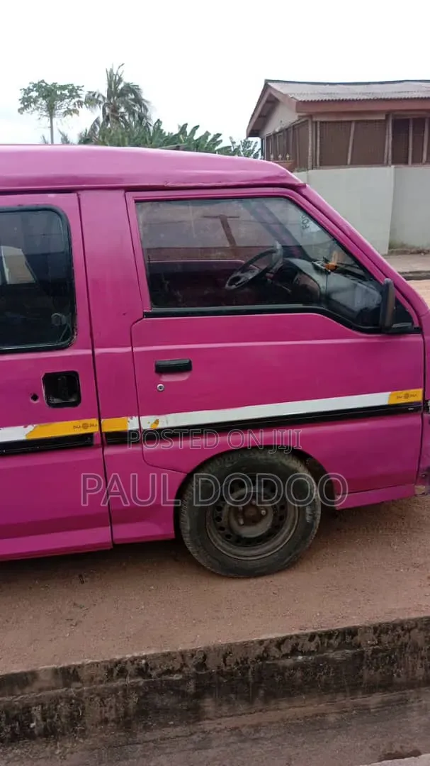Mitsubishi L300 1999 Pink