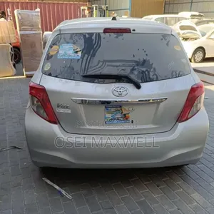 Toyota Vitz 2012 Silver