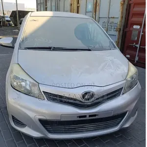 Toyota Vitz 2012 Silver