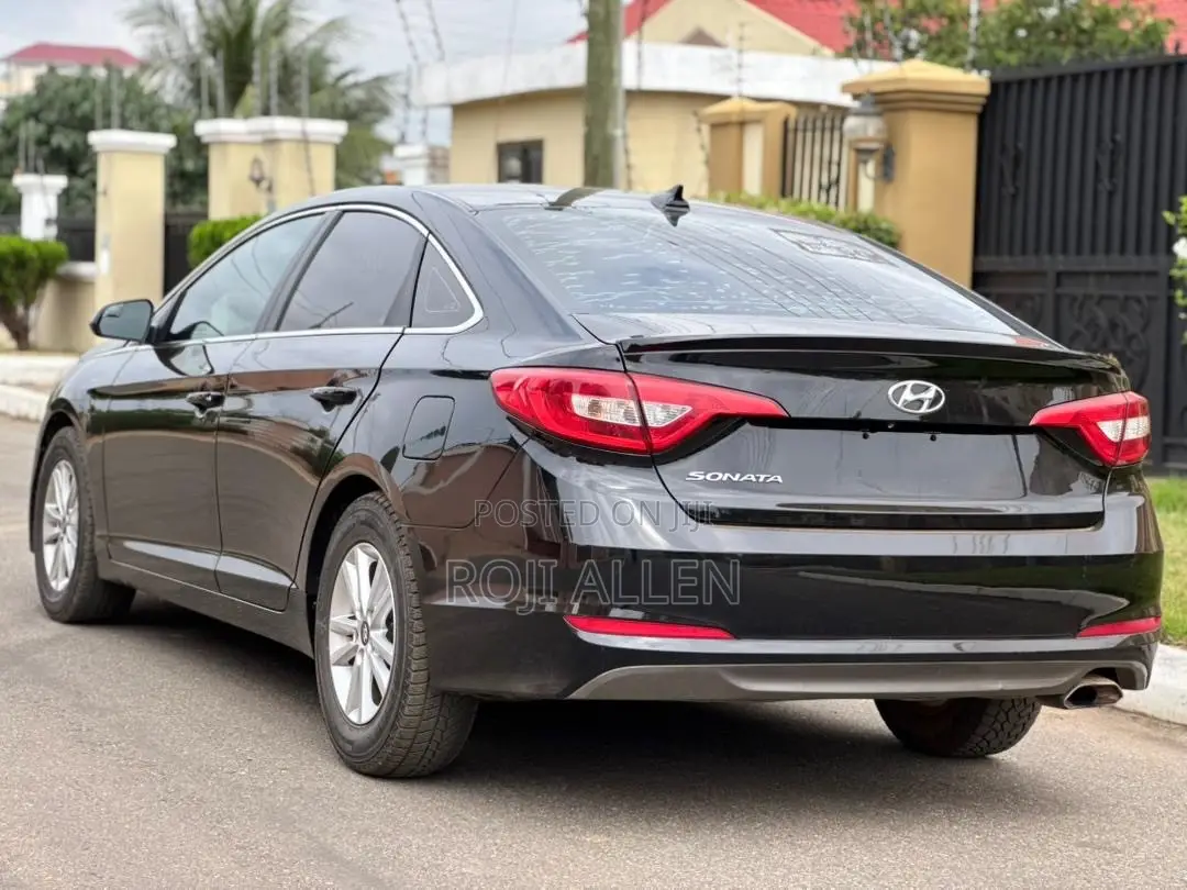 Hyundai Sonata Base Sedan FWD (2.4L 4cyl 6A) 2017 Black