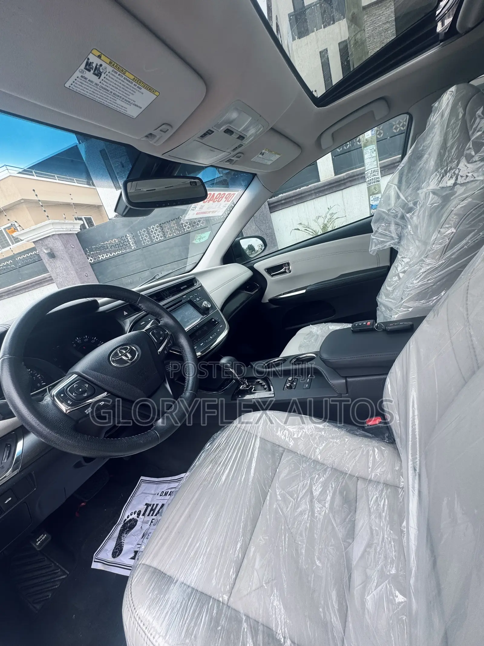 Toyota Avalon XLE Sedan FWD (3.5L 6cyl 6A) 2017 White