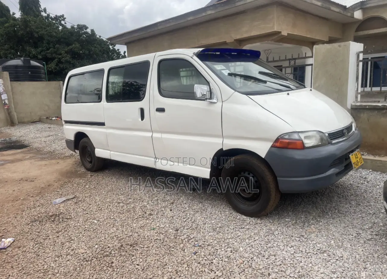 Toyota HiAce 2012 White