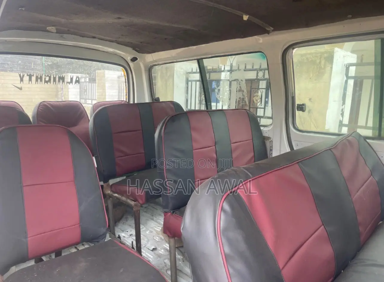 Toyota HiAce 2012 White