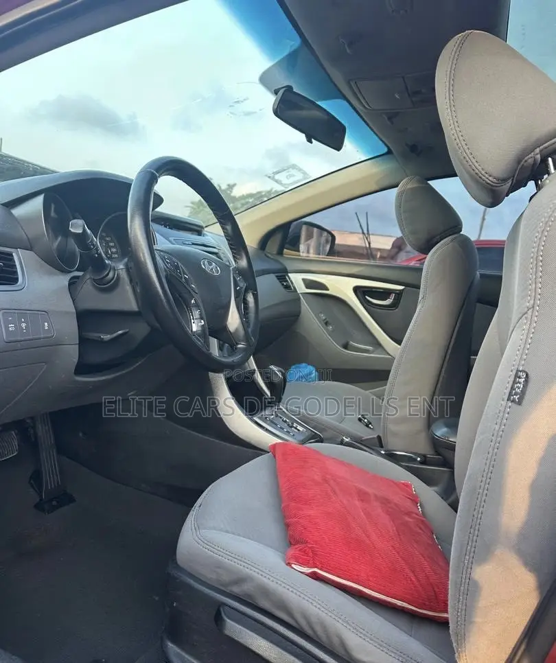 Hyundai Elantra GLS Sedan FWD (1.8L 4cyl 6A) 2013 Red