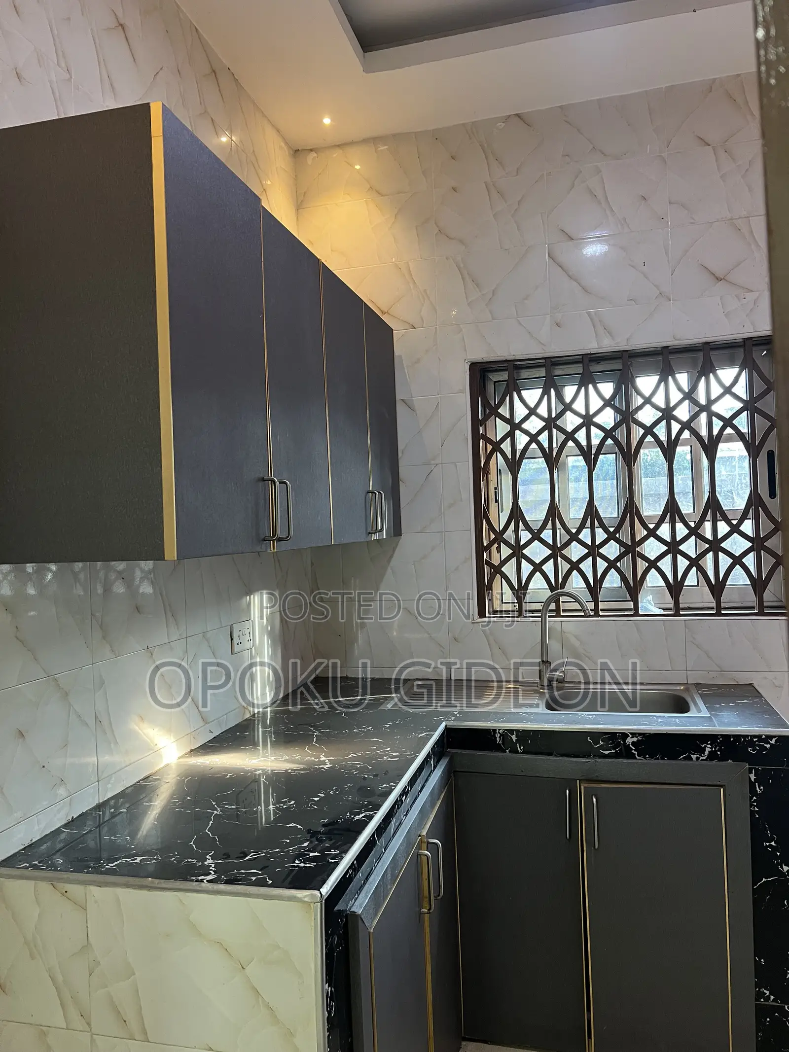 3bdrm Apartment in Borkoborko, Ablekuma for rent