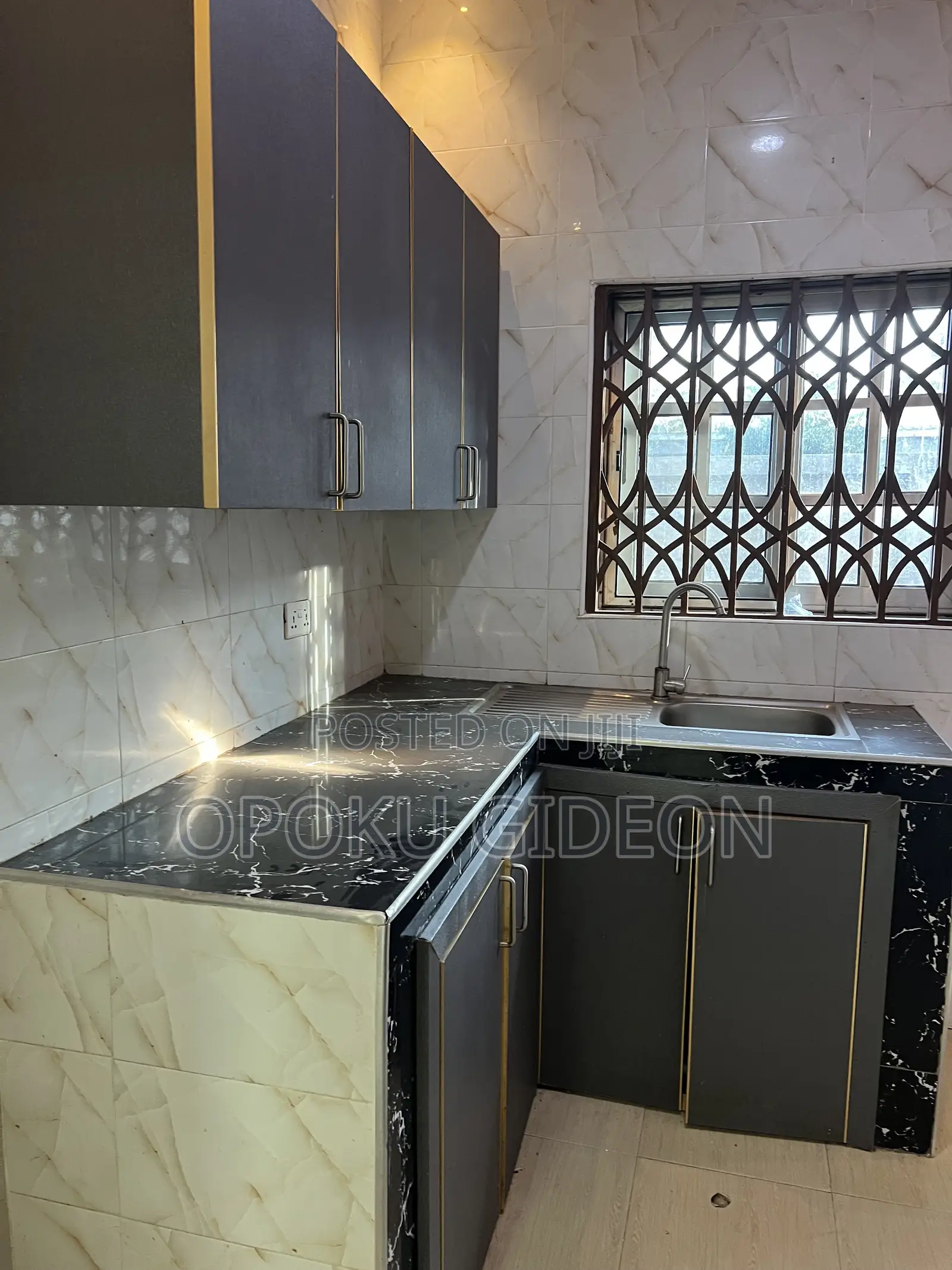 3bdrm Apartment in Borkoborko, Ablekuma for rent