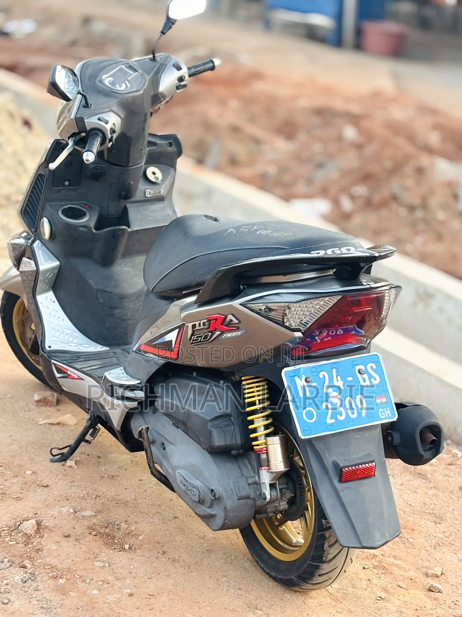 Piaggio Scooter 2018 Brown