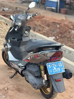 Piaggio Scooter 2018 Brown