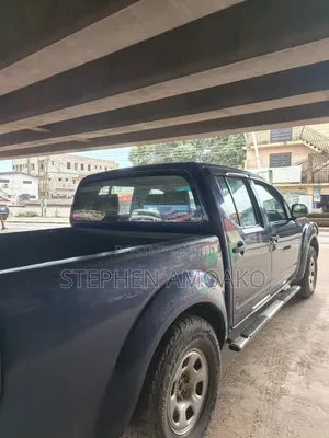 Nissan Navara 2005 Blue