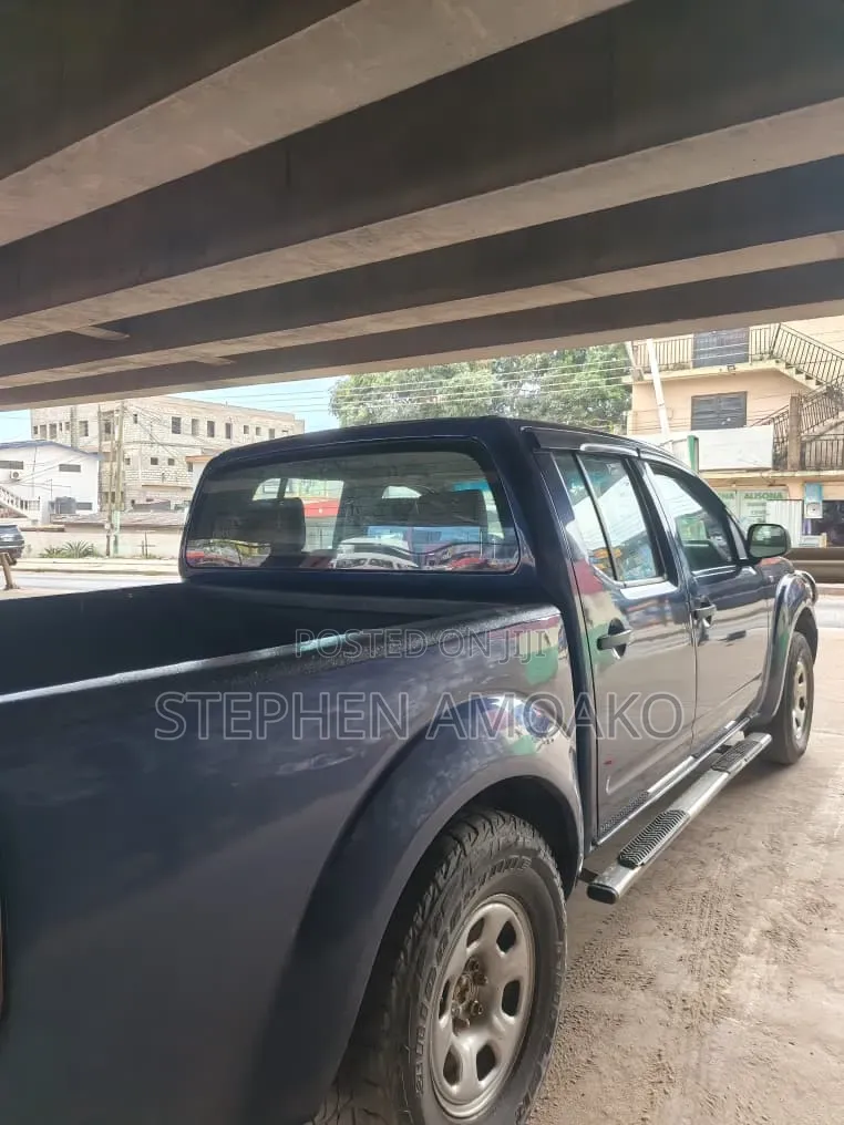 Nissan Navara 2005 Blue