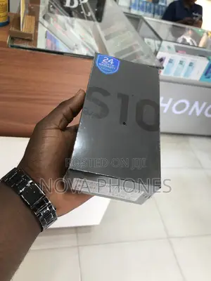 New Samsung Galaxy S10 128 GB Blue