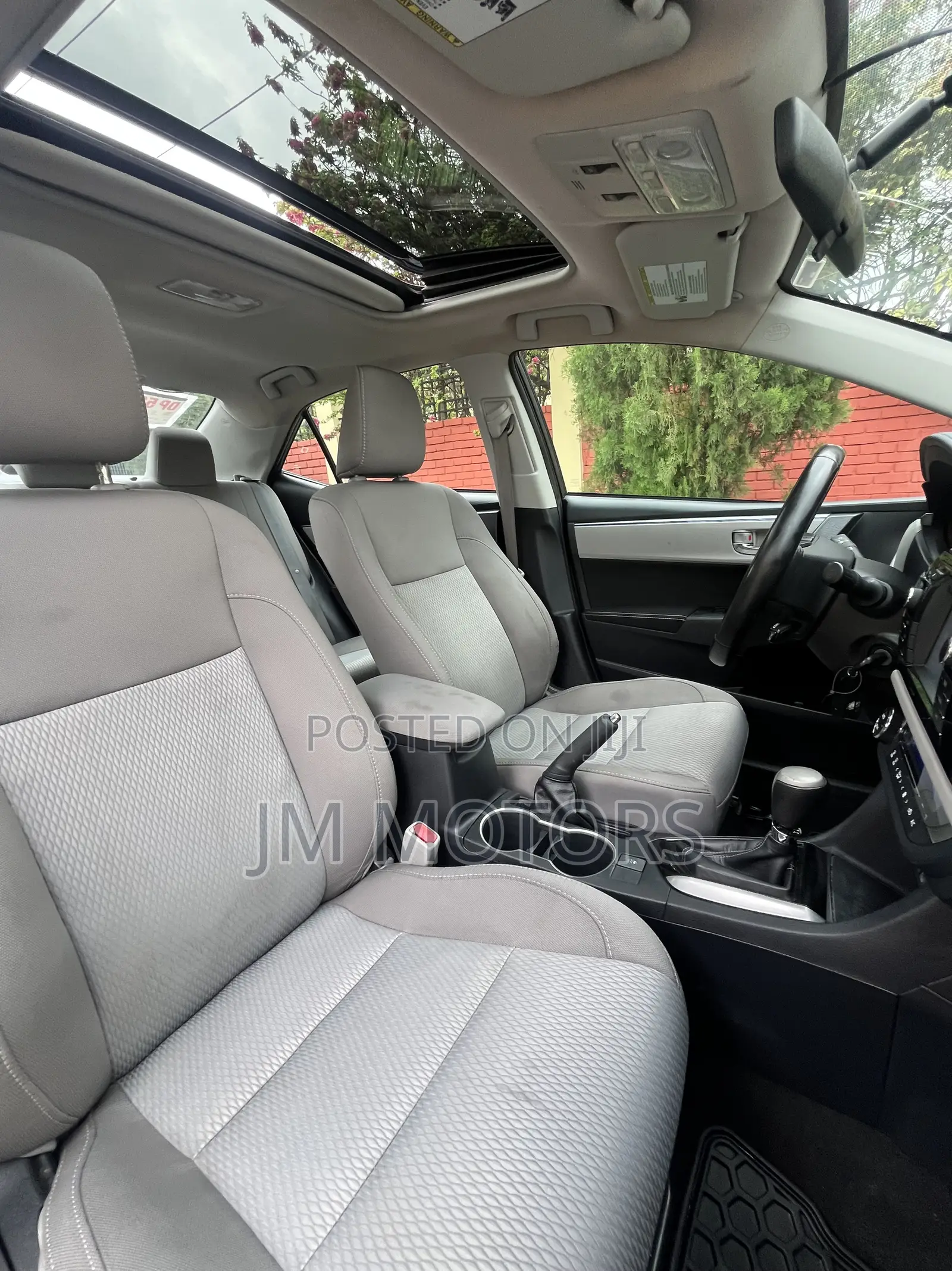 Toyota Corolla LE Premium 4dr Sedan (1.8L 4cyl CVT) 2016 Gray