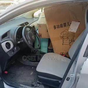 Toyota Vitz 2012 Silver