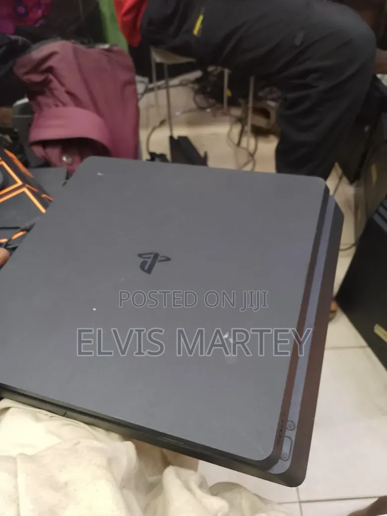PlayStation 4 Slim