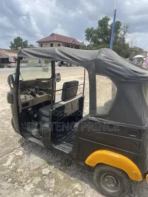 Bajaj RE 2023 Black