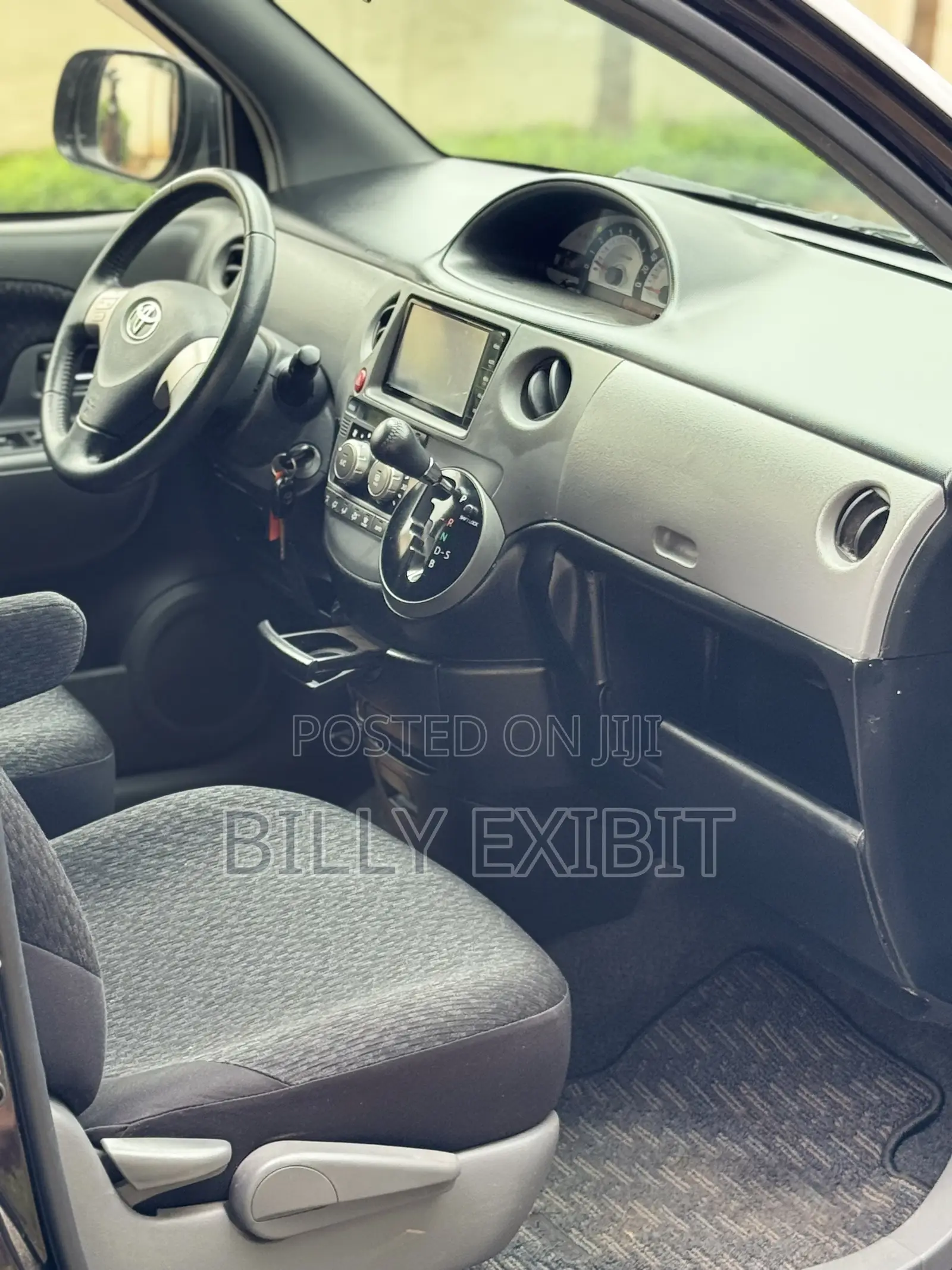 Toyota Sienta 1.5 AWD 2015