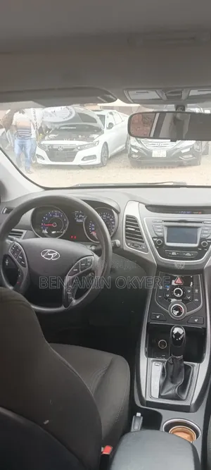 Hyundai Elantra 2015 Silver