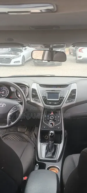 Hyundai Elantra 2015 Silver