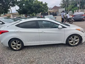 Hyundai Elantra 2012 White