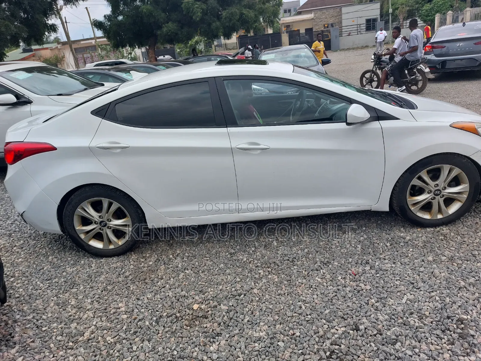 Hyundai Elantra 2012 White