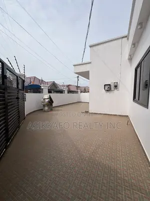 3bdrm House in Coastal Estate, Spintex for rent