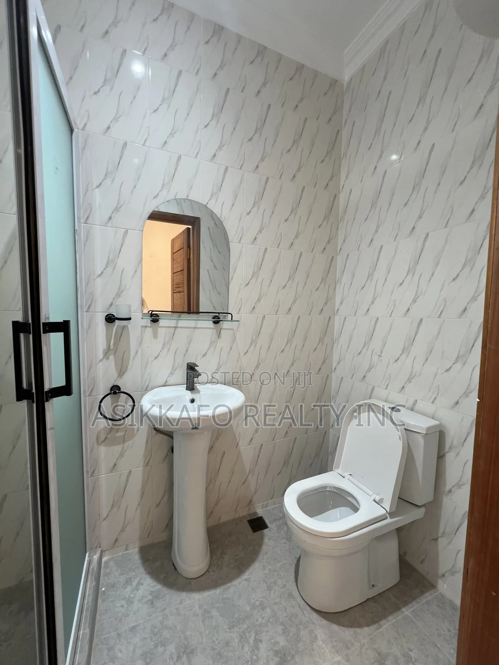 3bdrm House in Coastal Estate, Spintex for rent