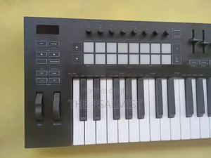 Novation Launch Key 49 Midi Controller With 16drumpads