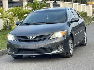 Toyota Corolla LE 4dr Sedan (1.8L 4cyl 4A) 2013 Gray