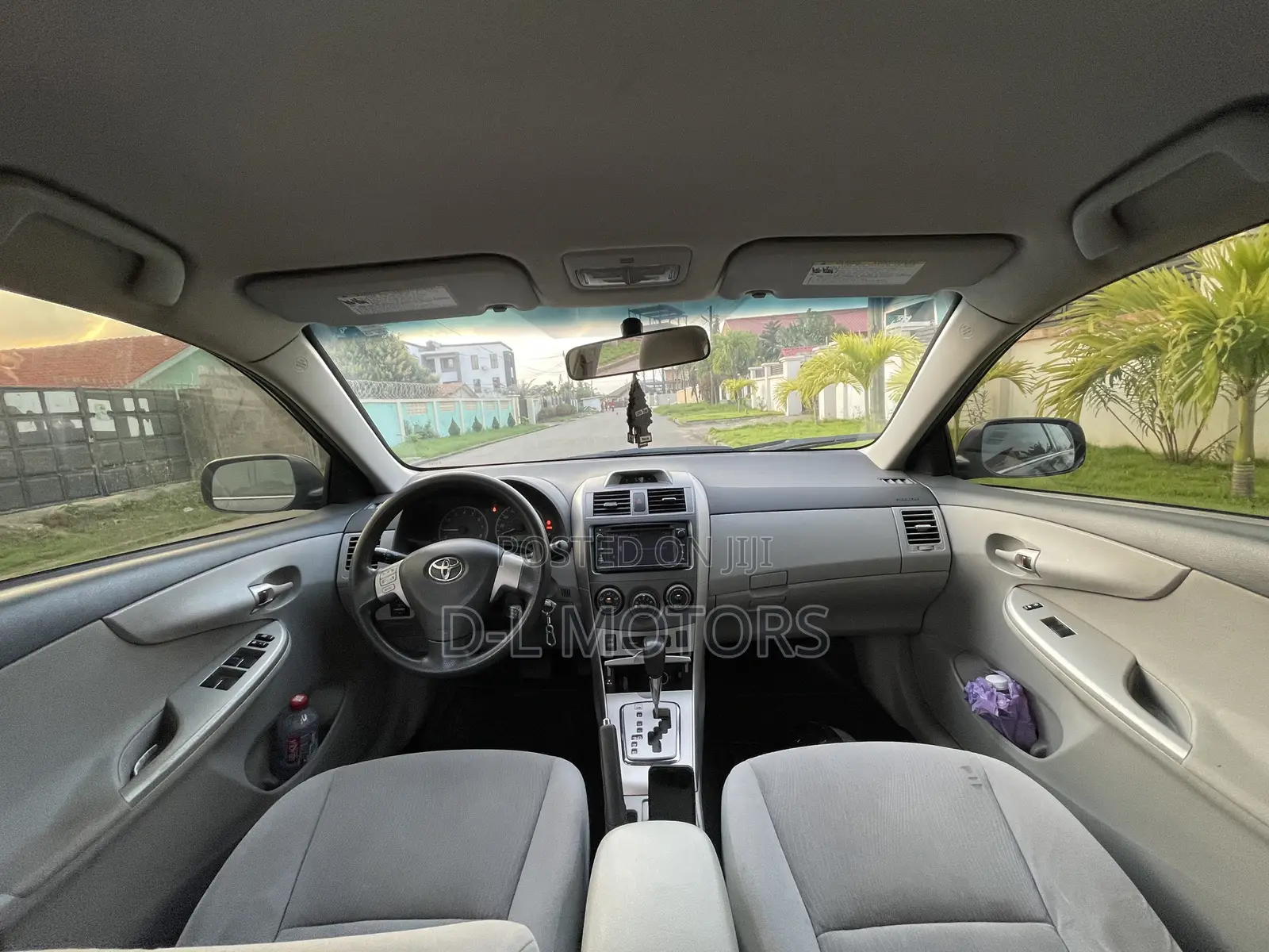 Toyota Corolla LE 4dr Sedan (1.8L 4cyl 4A) 2013 Gray