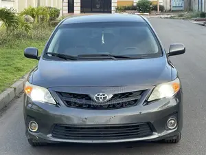 Toyota Corolla LE 4dr Sedan (1.8L 4cyl 4A) 2013 Gray
